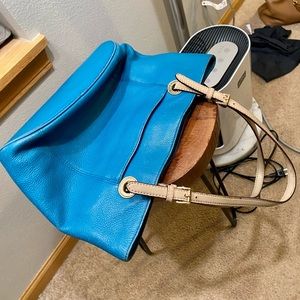 MICHAEL KORS | Jet Set Medium Travel Tote in Aqua/Blue Cross Grain Leather
